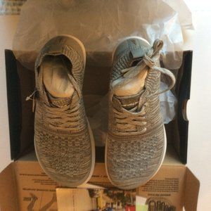 ALTRA Women's VALI Sneaker NEW! Gray Size 5.5